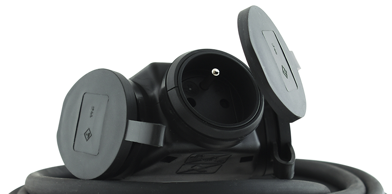 LumX triple prise à clapets + – IP 44