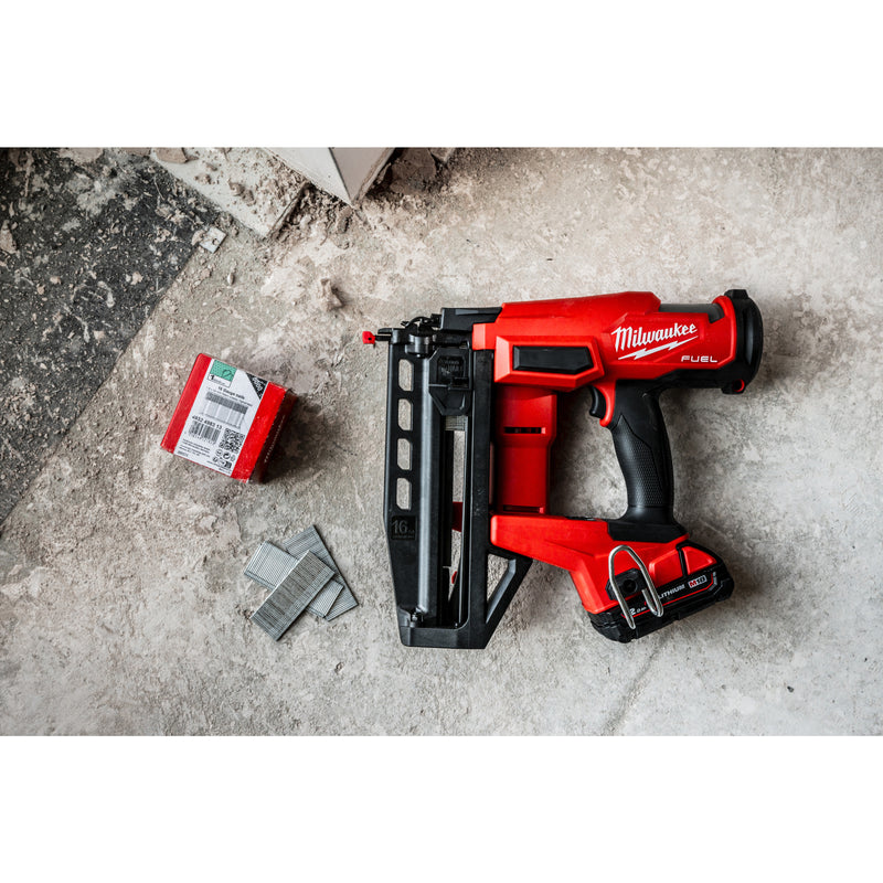 M18 FUEL™ cloueur de finition droit calibre 16 – M18 FN16GS